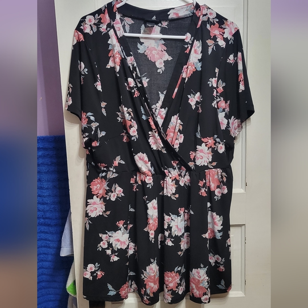 Torrid 3x floral top